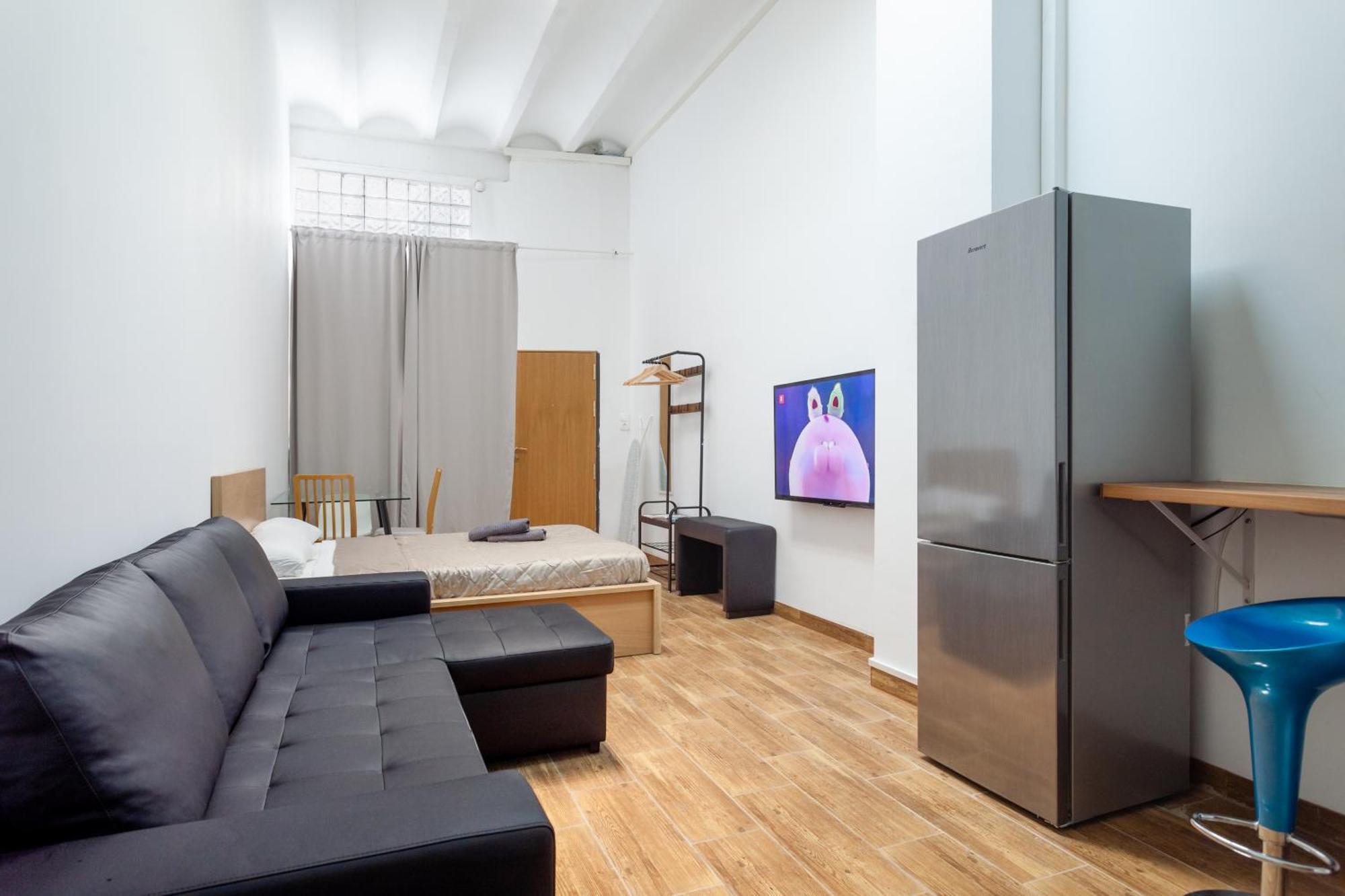 Camp Nou & Fira Business Lofts Aparthotel L'Hospitalet de Llobregat Exterior photo