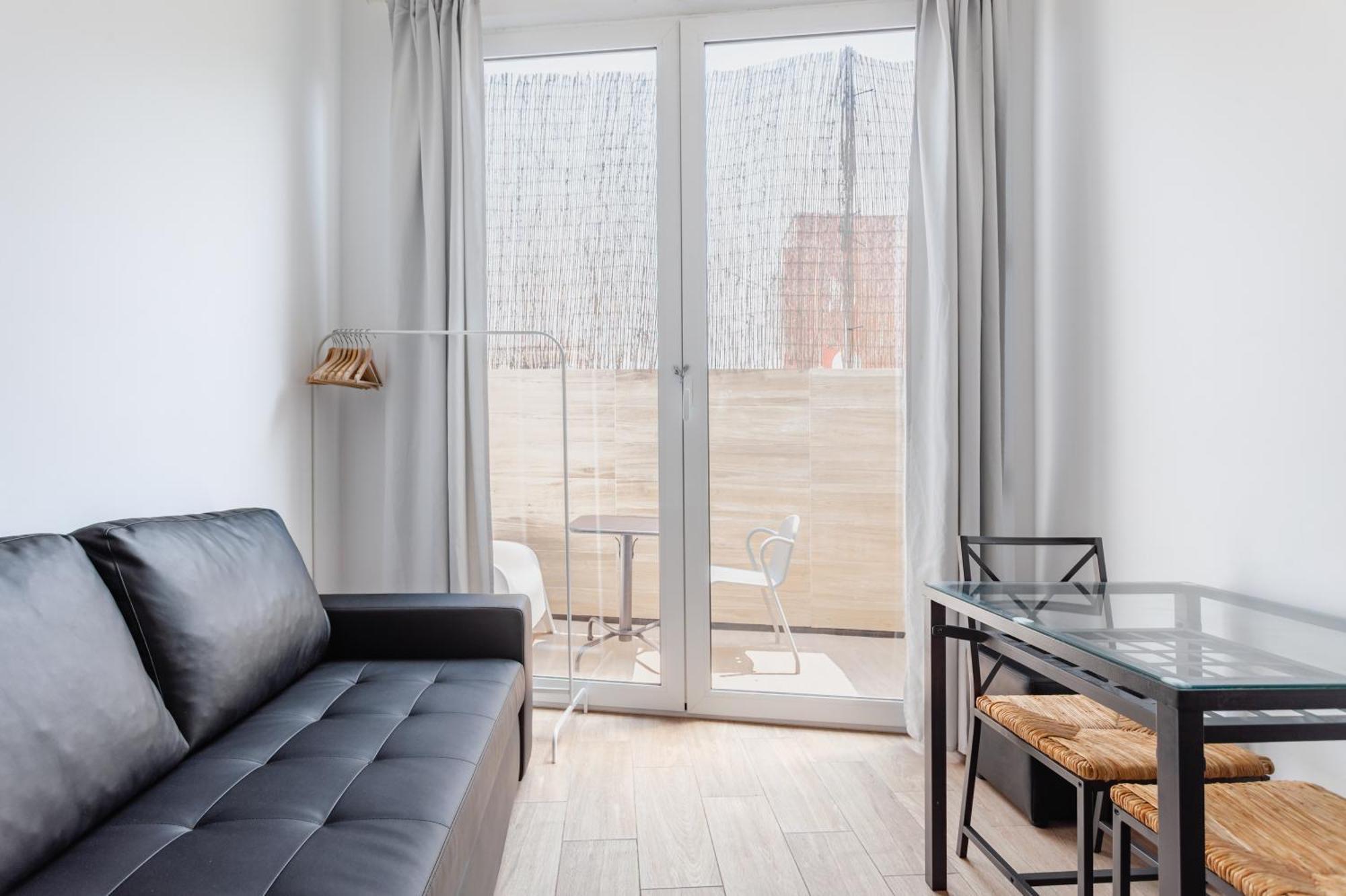 Camp Nou & Fira Business Lofts Aparthotel L'Hospitalet de Llobregat Exterior photo